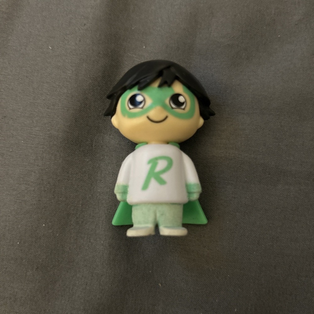 Ryan's World Mystery Green Titan Superhero 2" Collectible Action Figure